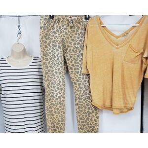 LEI Jeans Lot Animal Print a new day Stripe Pullover Large, Express Top Medium